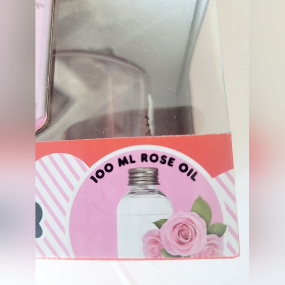 Hello Kitty Reed Diffuser with Rose Oil Aroma - Picture 3 of 3